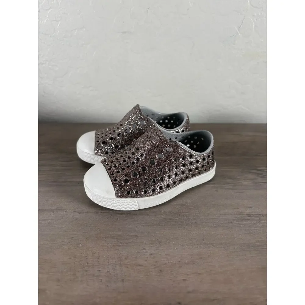 NATIVE Jefferson‎ Bling Shoes Toddler Baby Sz C4 Metal Shell White Waterproof